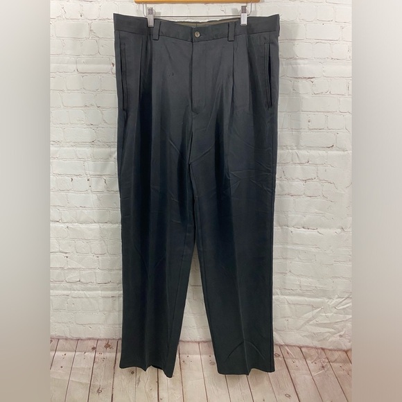 100% Silk Tommy Bahama Mens Size 38x32 Pleated Front Black Chino Pants - Picture 1 of 6
